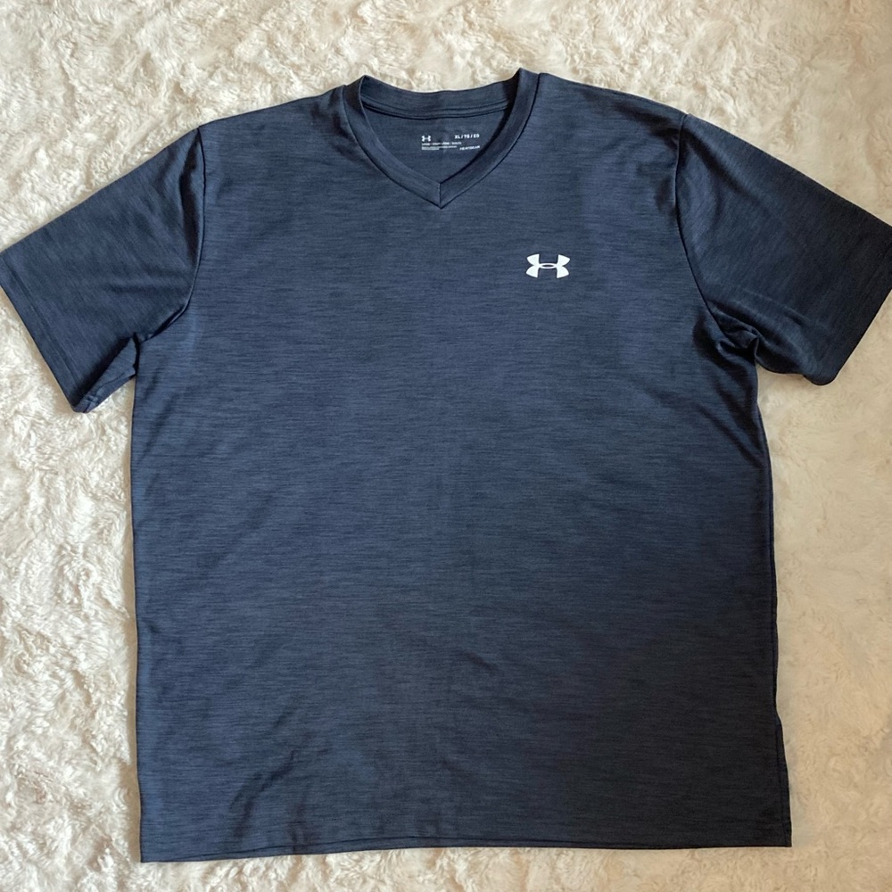 Men’s under armour tee